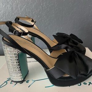 Betsey Johnson “Maddy” Black Satin Bow Sandals , Women’s Sz 7